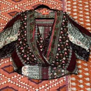 Lulumari Cropped loose fitting top